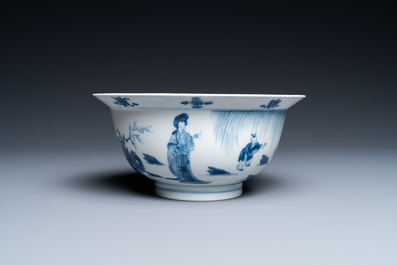 Een Chinese blauw-witte 'klapmuts' kom, Xuande merk, Kangxi