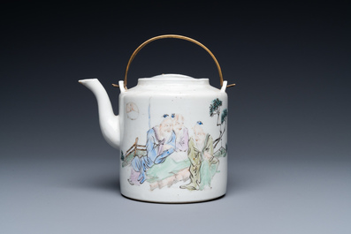 A Chinese qianjiang cai teapot signed Liu Shuntai, Republic