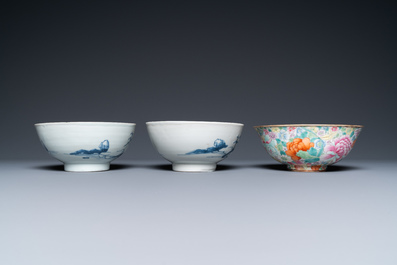 A pair of Chinese blue and white 'Nanking Cargo' bowls and a famille rose millefleurs bowl, 18/19th C.