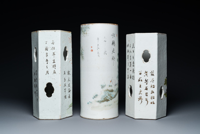 Trois porte-chapeaux en porcelaine de Chine qianjiang cai, le gauche sign&eacute; Jiang Chaozong et dat&eacute; 1897