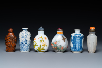 Six Chinese glass, porcelain, bamboo and agate snuff bottles, 19/20th C.