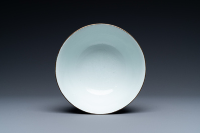 Un bol en porcelaine de Chine 'Bleu de Hue' pour le Vietnam, marque Nguyen, 19&egrave;me