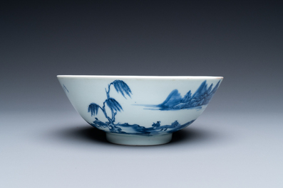 A Chinese 'Bleu de Hue' bowl for the Vietnamese market, dated 1828