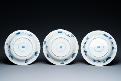 Zes Chinese blauw-witte gelobde schotels, Kangxi