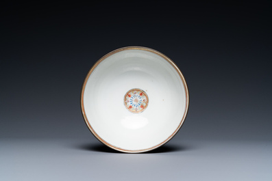 Un bol en porcelaine de Chine Bencharong pour le march&eacute; thai, 19&egrave;me