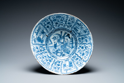 Un grand bol de type kraak en porcelaine de Chine en bleu et blanc, Wanli