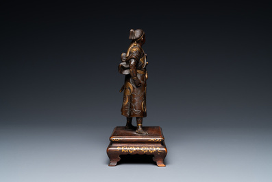 Une figure d'un guerrier en bronze patin&eacute; et dor&eacute;, sign&eacute; Miyao, Meiji, 19&egrave;me