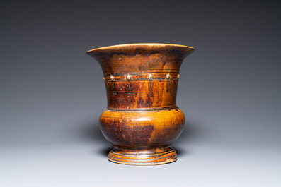 A large Vietnamese brown-glazed zhadou-shaped vase, Trần Dynasty