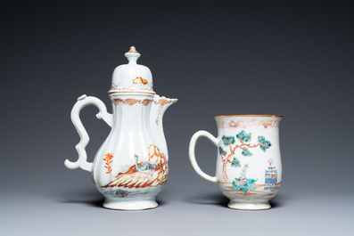 Een Chinese famille rose koffiekan, een pul en een schotel, Qianlong