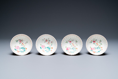 Treize soucoupes et douze tasses en porcelaine de Chine famille rose, Qianlong