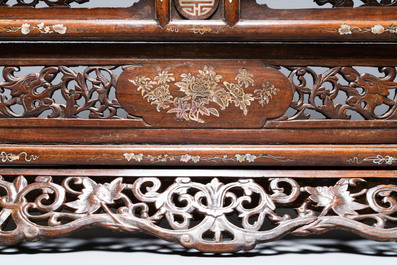 A Chinese mother-of-pearl-inlaid wooden screen for the Vietnamese market, 19th C.