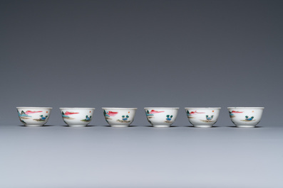 Un rare service &agrave; th&eacute; miniature de 17 pi&egrave;ces en porcelaine de Chine famille rose, Qianlong