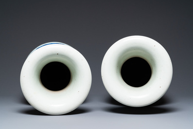 A pair of Chinese blue and white vases, 19th C.