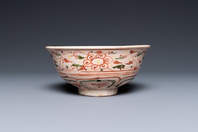 A polychrome Vietnamese or Annamese 'buffalo' bowl, L&ecirc;, 15th C.