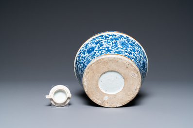 A Chinese blue and white lime pot for the Vietnamese market, Kangxi