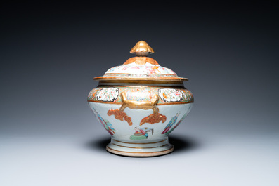 An extensive Chinese Canton famille rose dinner service, 19th C.