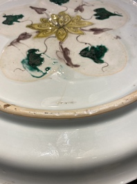 Un plat en porcelaine de Chine doucai &agrave; d&eacute;cor d'une sc&egrave;ne narrative, Kangxi/Yongzheng