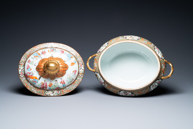 An extensive Chinese Canton famille rose dinner service, 19th C.