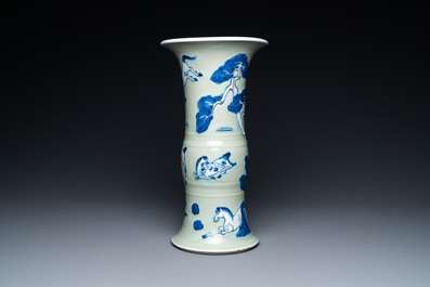 Un vase en porcelaine de Chine en bleu, blanc et rouge de fer &agrave; fond c&eacute;ladon &agrave; d&eacute;cor des 'Huit chevaux de Mu Wang', Kangxi