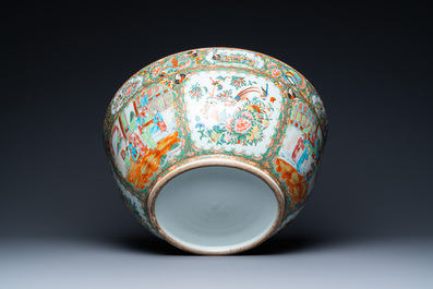 An impressive Chinese Canton famille rose bowl, 19th C.