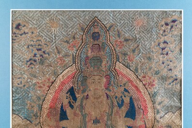 Un thangka figurant Avalokiteshvara en soie, Chine ou Tibet, Ming