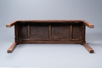 A Chinese rectangular huali table, 18/19th C.