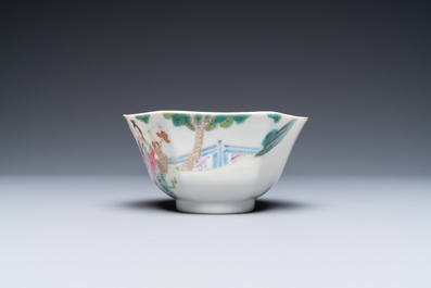 A pair of Chinese famille rose dishes and a bowl, 19/20th C.