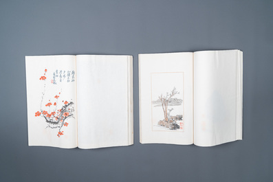 Une bo&icirc;te contenant deux albums de 120 estampes, dont 44 d'apr&egrave;s Qi Baishi, studio Rong Bao Zhai, P&eacute;kin, 1953