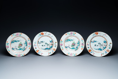 Seize plats en porcelaine de Chine famille rose &agrave; d&eacute;cor de paysages, Qianlong