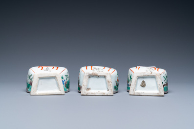 Trois vases en porcelaine de Chine famille verte, Kangxi