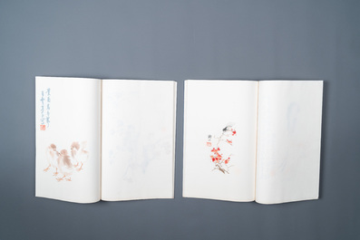 Une bo&icirc;te contenant deux albums de 80 estampes, dont 32 d'apr&egrave;s Qi Baishi, studio Rong Bao Zhai, P&eacute;kin, 1955