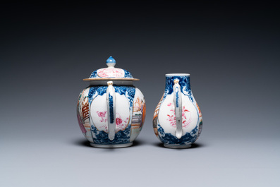 Une th&eacute;i&egrave;re et une verseuse en porcelaine de Chine famille rose &agrave; d&eacute;cor mandarin, Qianlong