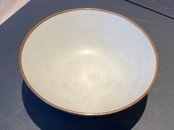 A Chinese 'Bleu de Hue' bowl for the Vietnamese market with the Hai Van mountains, Thanh Ngoan mark for Nguyen Phuc Chu, Kangxi