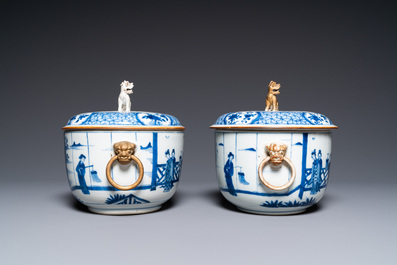 A pair of Chinese blue and white covered bowls, 19th C.