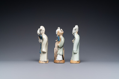 Drie Chinese blauw-witte en celadon-geglazuurde groepen, Qianlong
