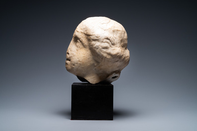Een Romeins marmeren hoofd van een dame, 2/3e eeuw