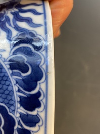 Een Chinese blauw-witte 'Bleu de Hue' kom voor de Vietnamese markt, Thieu Tri merk, 19e eeuw