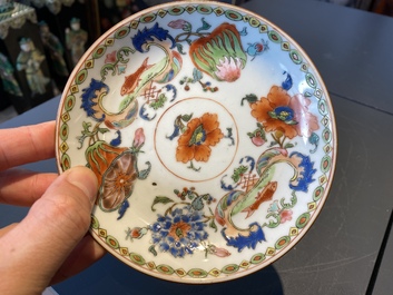 Une tasse et soucoupe en porcelaine de Chine famille rose &agrave; d&eacute;cor 'Pompadour',  Yongzheng/Qianlong