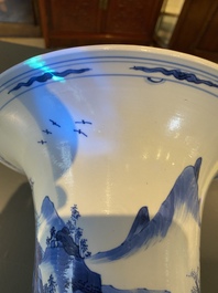 Een Chinese blauw-witte 'yenyen' vaas met vissers in een bergachtig landschap, Kangxi