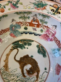 Een Chinese famille rose 'tijger' kom, 19e eeuw