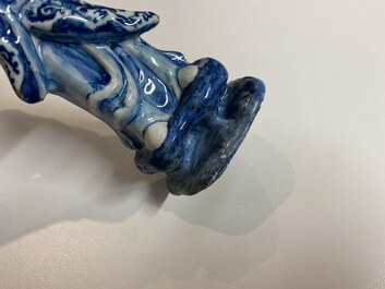 Deux figures de chinois en fa&iuml;ence de Delft en bleu et blanc, 1er quart du 18&egrave;me