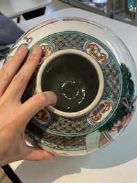Un grand pot couvert en porcelaine de Chine famille verte, 19&egrave;me