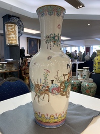 Un vase en porcelaine de Chine famille rose, marque et &eacute;poque de Guangxu