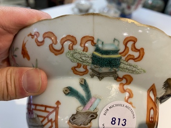 Un bol en porcelaine de Chine &agrave; d&eacute;cor 'bajixiang', marque et &eacute;poque de Jiaqing