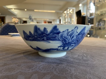 A Chinese 'Bleu de Hue' bowl for the Vietnamese market, dated 1828