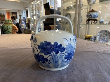 Een Chinese blauw-witte lijmpot voor de Thaise markt, 19e eeuw