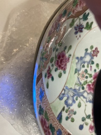 Un service de 21 pi&egrave;ces en porcelaine de Chine famille rose, Qianlong