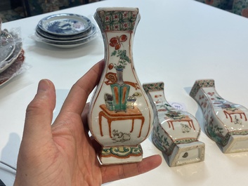 Trois vases en porcelaine de Chine famille verte, Kangxi