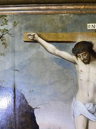 Ecole flamande: Soldats romains se battent pour un jeu de d&eacute;s devant le Christ en croix, huile sur panneau, 1&egrave;re moiti&eacute; du 16&egrave;me