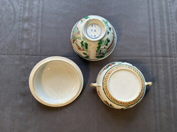 Trois bols en porcelaine de Chine famille verte, &eacute;poque Transition et Kangxi